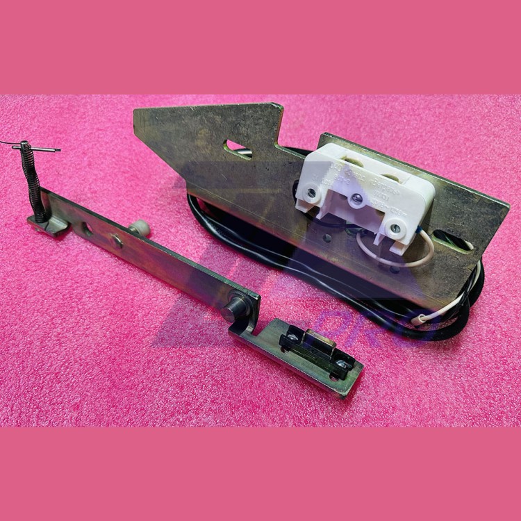 Замок привода дверей 0611Б.43.10.400 МЛЗ