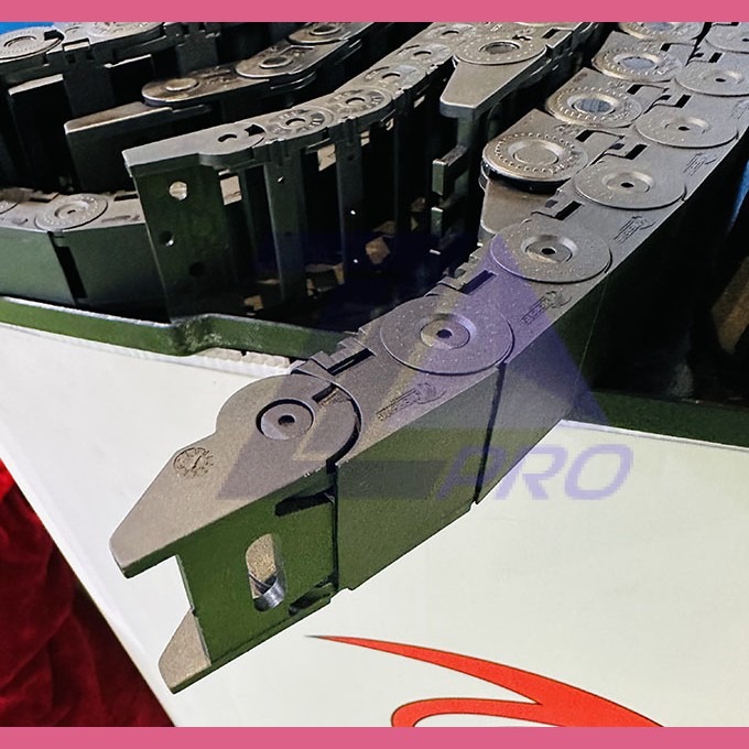 Промышленные пластиковые кабель-каналы (кабельные цепи, пр-во Китай)