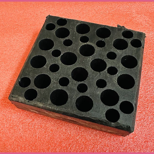 Амортизатор подрамника 160х160х40мм 0471.22.00.005 МЛЗ