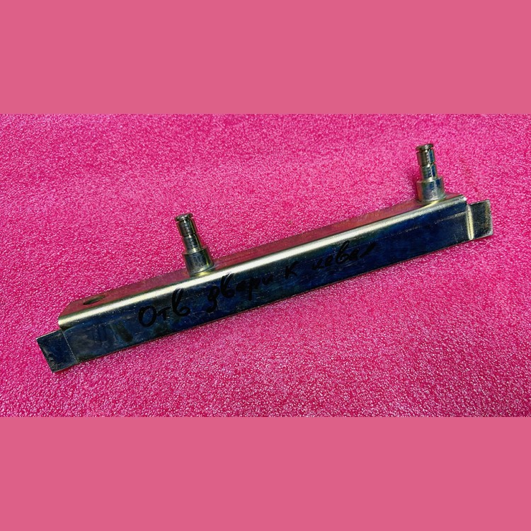 Отводка двери кабины левая 0411.03.15.260-01 МЛЗ