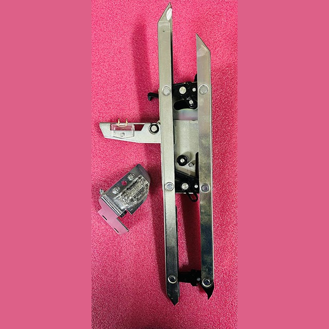 Отводка дверей лифта правая С замком L=545mm Compact VF т2 CDL-CS00CD200 (CDL-CSV2CD200-3) Fermator