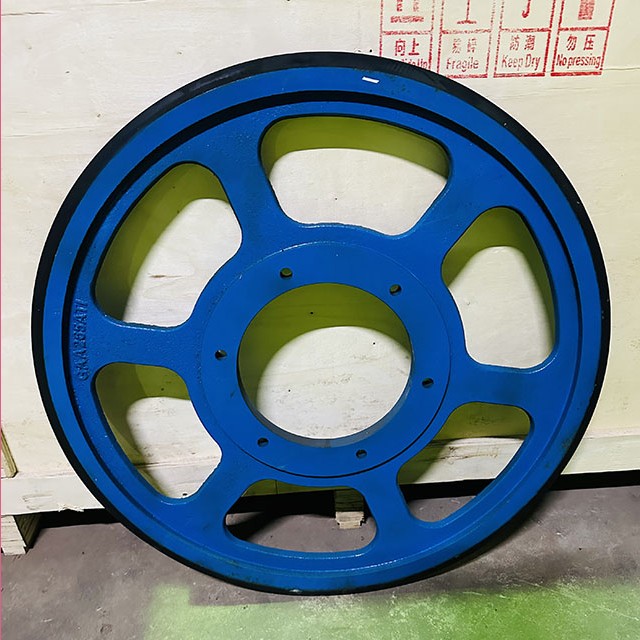 Приводное колесо (фрикционный шкив) привода поручня траволатора 606NCT D=692мм d=218мм GAA265AT1 Otis