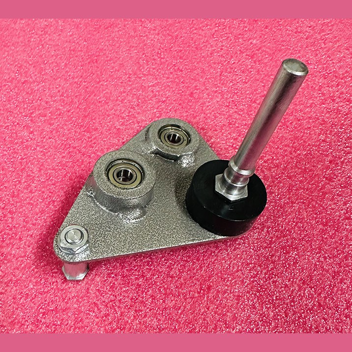 Рычаг трехплечий привода дверей кабины ось 98мм 0411Е.03.10.070-02 ЩЛЗ