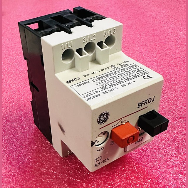 Автоматический выключатель защиты двигателя 3P 6,3-10,0A 100кА SFKOJ General Electric