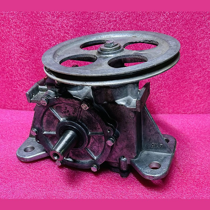 Редуктор привода ДК гп 630кг конус проем 1200мм РЧ-58.5 400А.03.11.010К-01 КМЗ