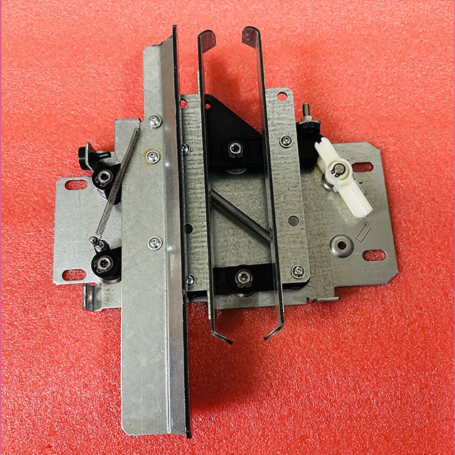 Отводка дверей кабины правая DIM1=243мм PAX FAA24390H1/ZAA24390R1