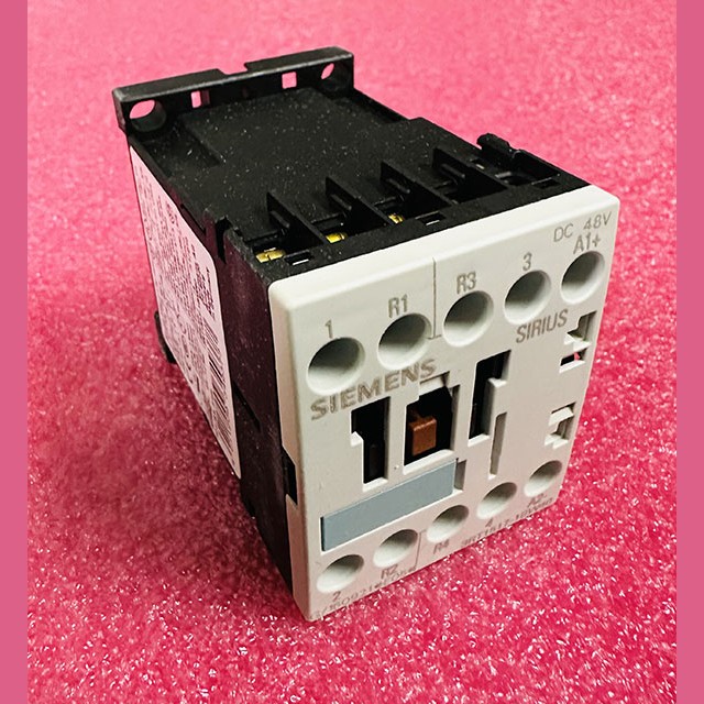 Контактор 48VDC 5,5kW 12A 2NO+2NC 3RT1517-1BW40 Siemens