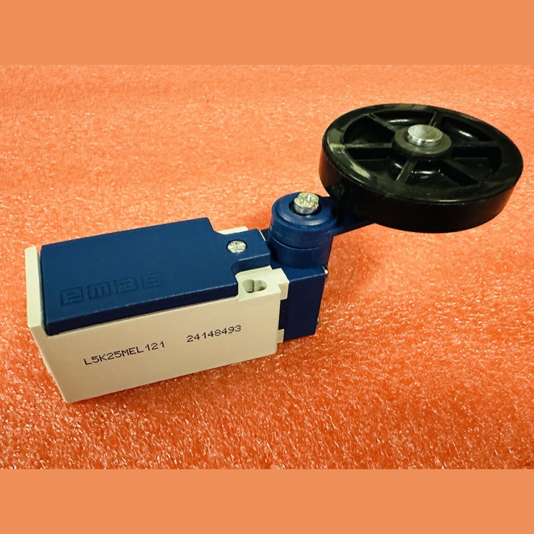 Выключатель с роликом Ø50мм (1НО+2НЗ) L5K25MEL121 Emas