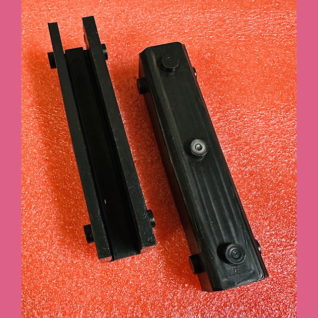 Вкладыш для лифта MONITOR 140x30x30 T16 7 PIN П-образный