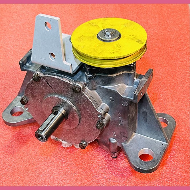 Редуктор привода ДК г/п 320-400кг цилиндр 0411.03.15.010 МЛЗ 400А.03.11.010А ЩЛЗ