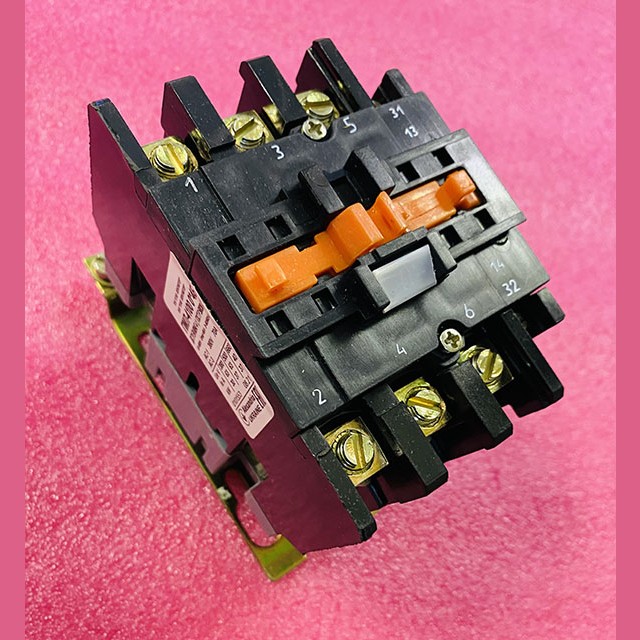 Пускатель электромагнитный ПМЛ-4100М 0*4Б 70А 110В Этал