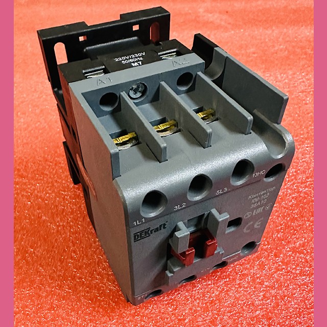 Контактор 38A 220/230В AC3 AC4 1НО KM-102 DEKraft