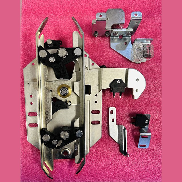 Отводка двери кабины 40/10 PM центральное открывание, симметричная C2 CDL-1012CC200 Fermator