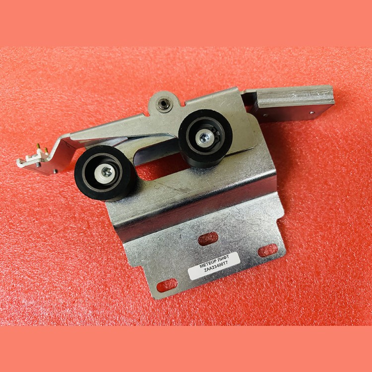 Замок дверей шахты правый (площадка со смещением)  FAA23400K7/ZAA23400T7