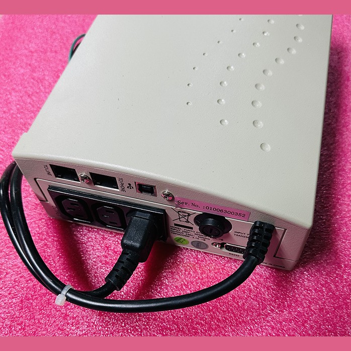 Источник бесперебойного питания 700ВА 420Вт 230В RS-232 Yunto Q700