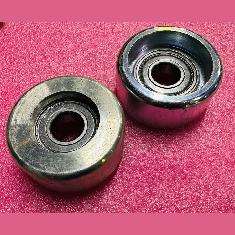 Ролик направляющий поручня эскалатора металлический D=75 мм W=36 мм d=20 мм 405523 Schindler