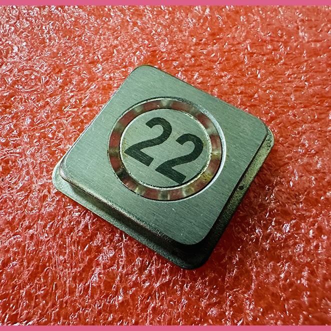 Толкатель квадратный 22 кнопочного модуля ВКЛ13А-7