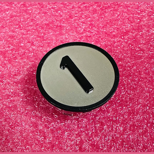 Толкатель кнопочного модуля (накладка) "1" черный KM801054G001 Kone