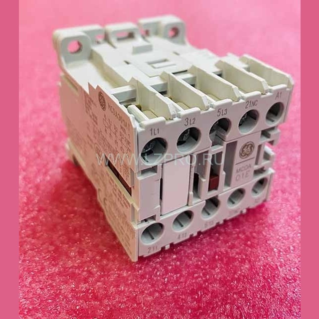 Трехполюсный миниконтактор серии М 3P 1NC 230V MC0A301AT6 102463 GENERAL ELECTRIC