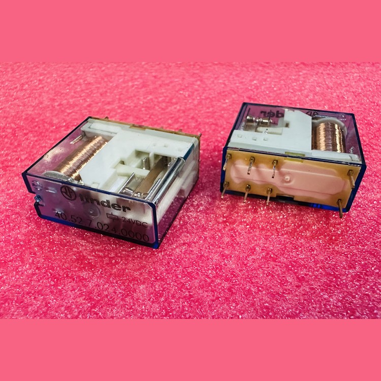 Реле промежуточное 2 переключ. 24VDC, 8A/250VAC DPDT 40.52.7.024.0000 Finder