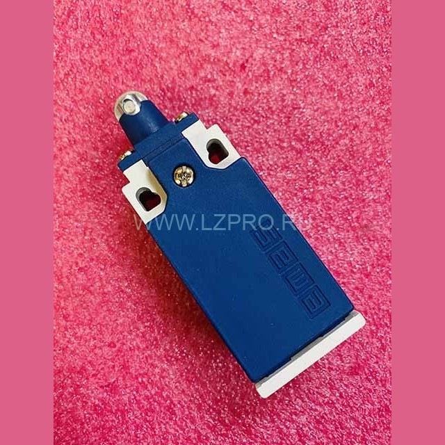 Концевой выключатель с продольным роликом L5K23MUM331 Emas