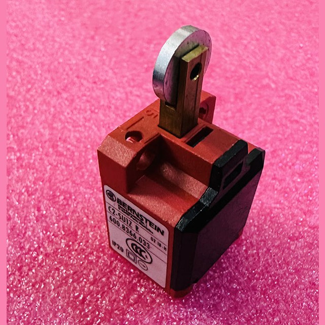 Выключатель C2-SU1Z R 600.8366.033 Bernstein