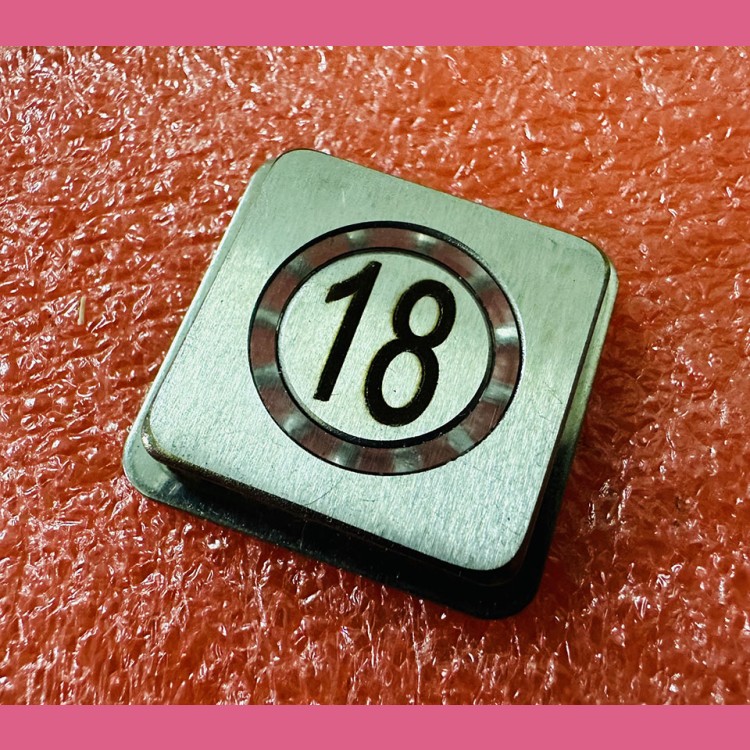 Толкатель квадратный 18 кнопочного модуля ВКЛ13А-7