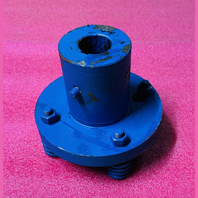 Полумуфта моторная D=38мм L=118мм 4 пальца 0463Б.02.04.000-04 МЛЗ