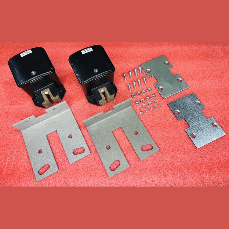 Комплект маслёнок с установочными кронштейнами (FAA435C2-2 шт.,9мм) ZAA2024P1 Otis