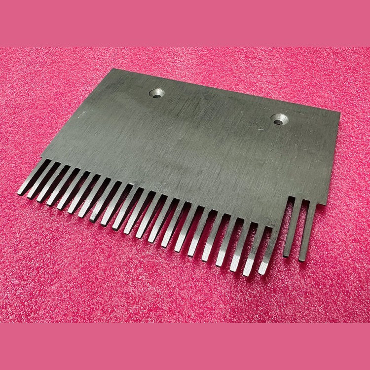 Гребенка левая укороченная 206,39х139,20мм 24 зуба GAA453BV3 Otis