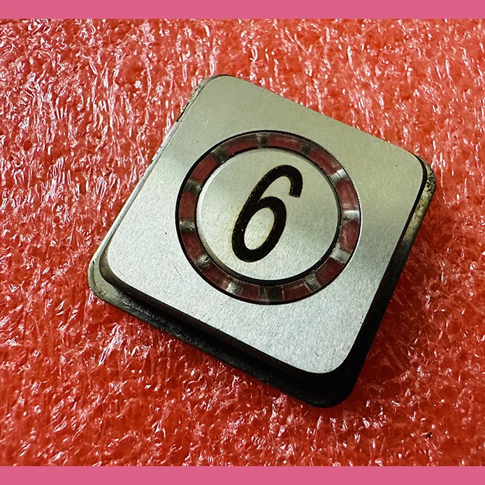 Толкатель квадратный 6 кнопочного модуля ВКЛ13А-7