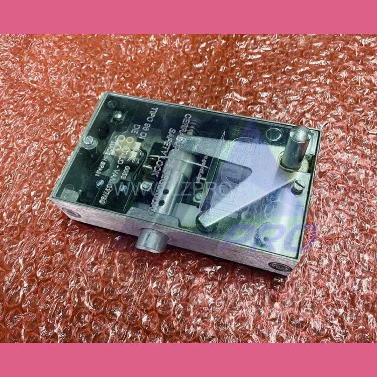 Замок двери (правостороннего действия, type 96DI) 03.096.DE.00 Gervall